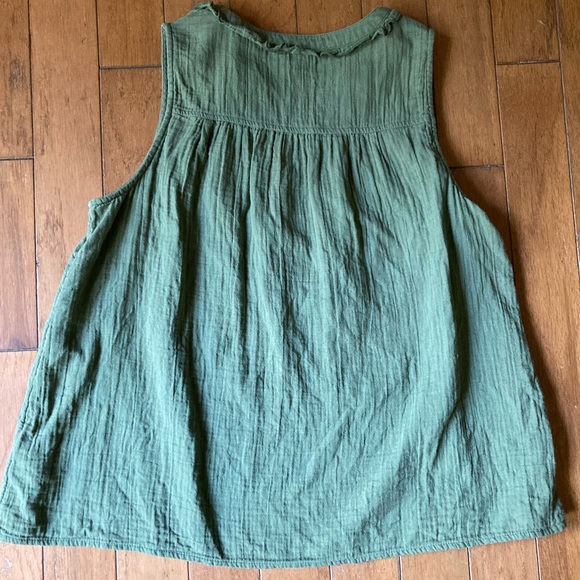 Gap Tank - Picture 3 of 3